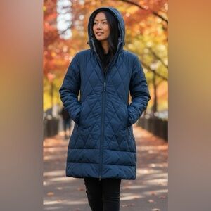 Moosejaw Women's down mid length Hooded Jacket performance outerwear Navy XS